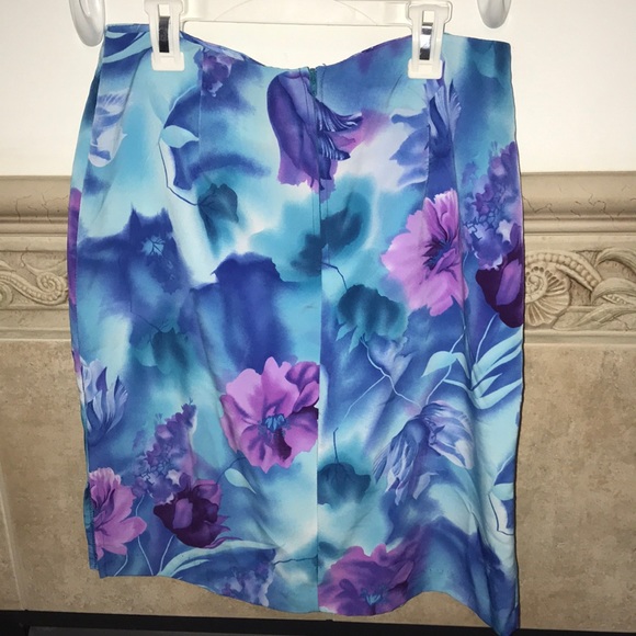 Floral pencil skirt - Picture 2 of 3